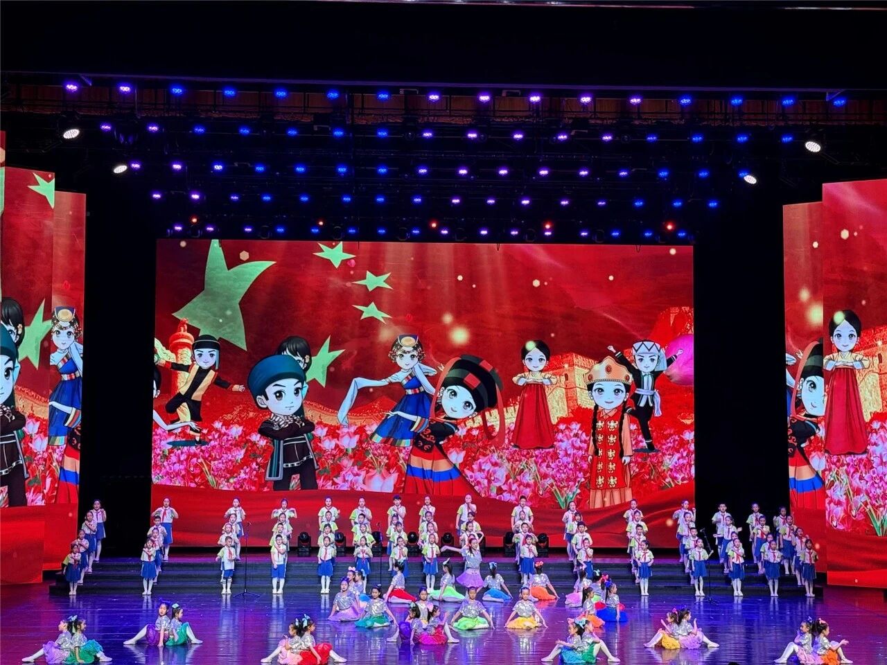 聚力高质量发展 芳华筑梦谱新篇——乌兰浩特市举办庆祝第116个“三八”国际劳动妇女节活动